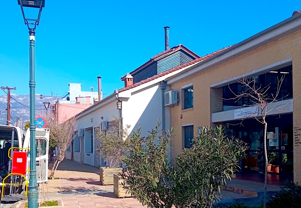 Εξωτερική άποψη (πρόσοψη) του Κέντρου Διημέρευσης & Ημερήσιας Φροντίδας Ατόμων με Αναπηρία Δήμου Βόλου.