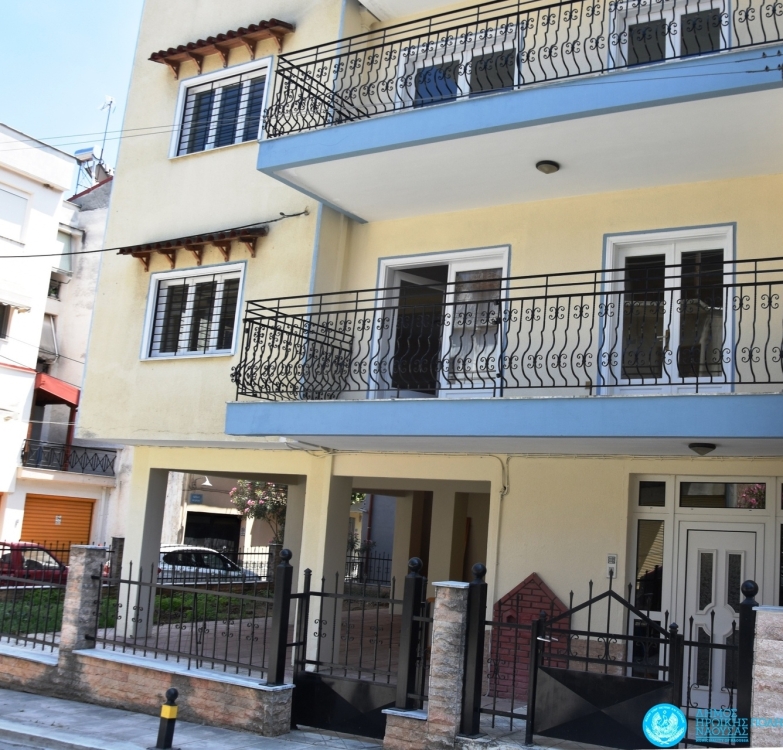 Εξωτερική άποψη (πρόσοψη) του Κτηρίου πρώην ΤΕΒΕ που στεγάζει τη ΣΥΔ του Δήμου Νάουσας.