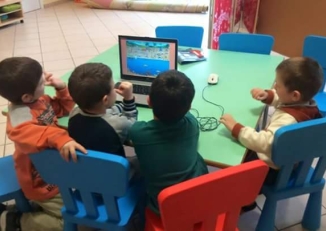 Φωτογραφία από τα προγράμματα του Κέντρου Ημέρας Ανοιχτή Αγκαλιά.