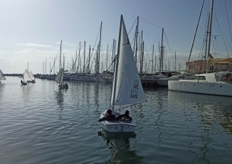 Φωτογραφία από την ιστοπλοϊα για ΑμεΑ στο Αγρίνιο.