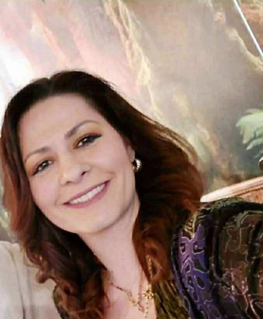 Η Έφη Λιακοπούλου Επιστημονικά Υπεύθυνη, Κέντρο Ημέρας Διαταραχών Πρόσληψης Τροφής «ΕλπιΖώ» Αθήνας της ΕΠΑΨΥ.