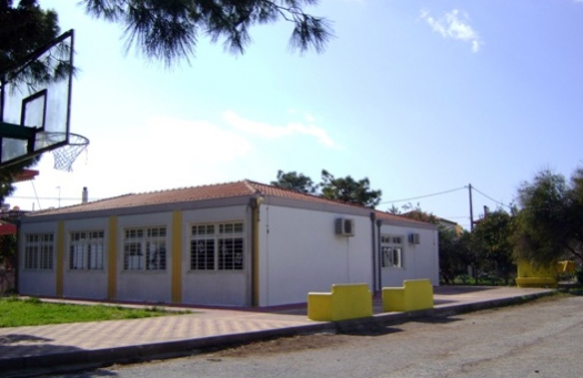 Φωτογραφία του εξωτερικού χώρου στο Κ.Δ.Α.Π.ΜΕ.Α. Δήμου Μονεμβασιάς.