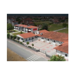 Πανοραμική άποψη των κέντρων διημέρευσης και ημερήσιας φροντίδας της Μέριμνας στην Κατερίνη.