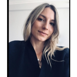 Φωτογραφία Κωνσταντινίδου Θωμαή, Κοινωνική Λειτουργός στο πρόγραμμα "Παραπομπές".