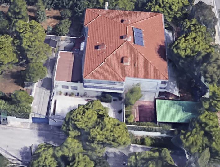 Πανοραμική άποψη του κτηρίου της Αγίας Φιλοθέης στην Πεντέλη.