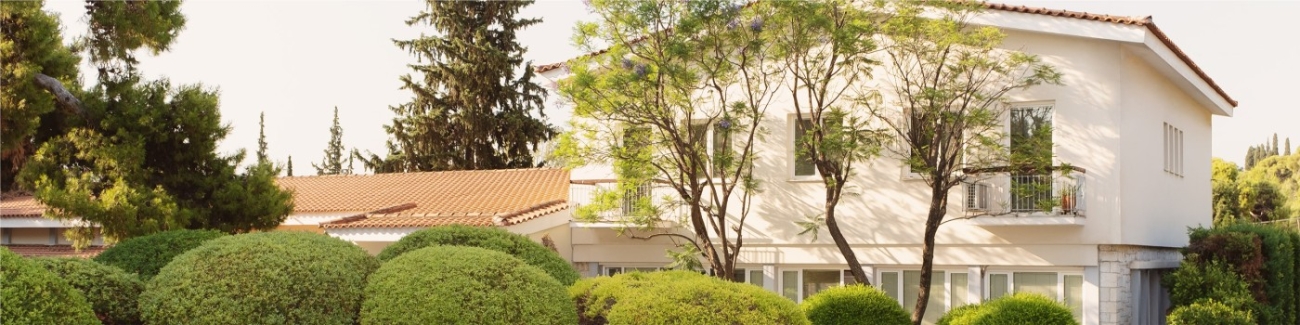 Αφίσα της πρόσοψης κτηρίου στο ίδρυμα ΑμεΑ "Θεοτόκος" στον Ίλιον Αττικής.