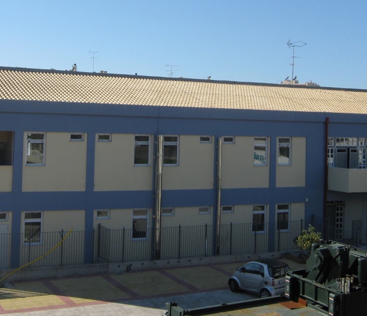 Εξωτερική άποψη του κτηρίου του Κέντρου Ημερήσιας Φροντίδας Προσαρμογής ΑμεΑ με την επωνυμία "Καλός Σαμαρείτης"