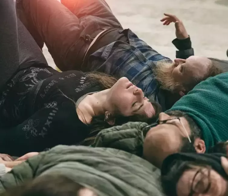 Φεστιβάλ Αθηνών: «Οι ονειροπόλοι» από την ομάδα «Εν Δυνάμει» και τον Μίκαελ Κλίεν ανοίγουν το πρόγραμμα χορού.