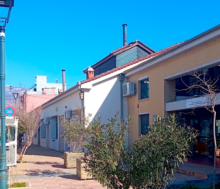 Εξωτερική άποψη (πρόσοψη) του Κέντρου Διημέρευσης & Ημερήσιας Φροντίδας Ατόμων με Αναπηρία Δήμου Βόλου.