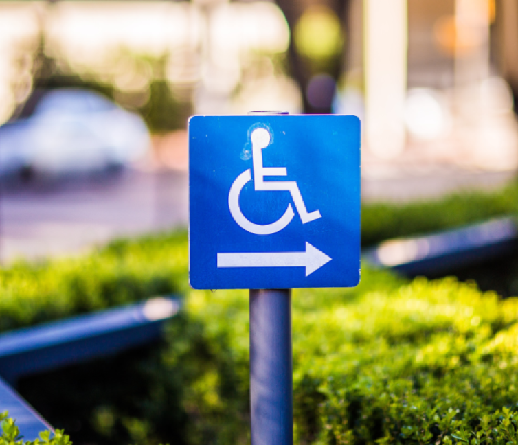 Εικόνα με λογότυπο που παραπέμπει σε ΑμεΑ, για το Σχέδιο Αστικής Προσβασιμότητας του Δήμου Αθηναίων.