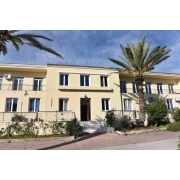 Παράρτημα ΑμεΑ Ανατολικής Αθήνας - Εξωτερική άποψη κτηρίου γραφείων στη Γλυφάδα.